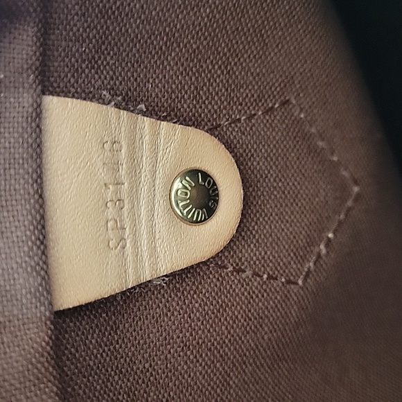 Louis Vuitton Limited Edition World Tour Speedy 30 Bandouliere Bag - Picture 13 of 15